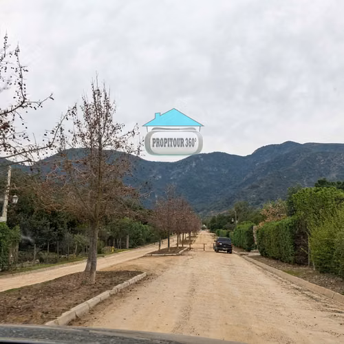 TERRENO EXCLUSIVO EN CONDOMINIO ALTOS DE OLMUÉ