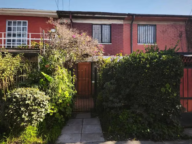 SE VENDE CASA 2 PISOS EN MAIPU 59 M2