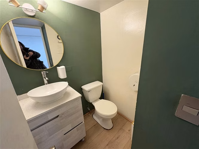Oficina en arriendo 2 privados, baño y cocina en Providencia