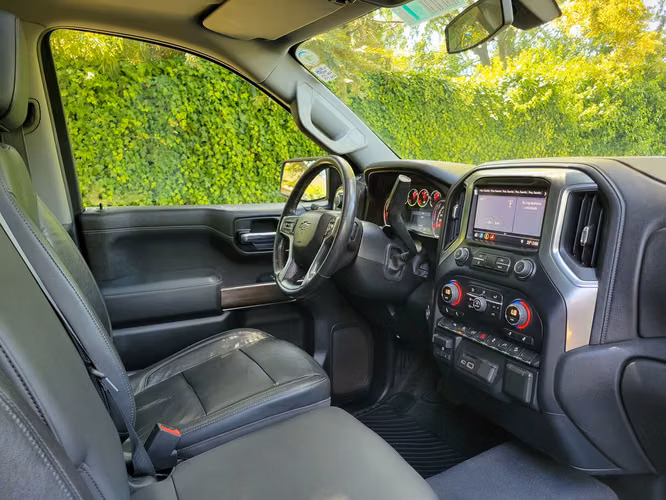 Chevrolet Silverado LT Trail Boss Z71 5.3 Aut Ac 4WD 2019