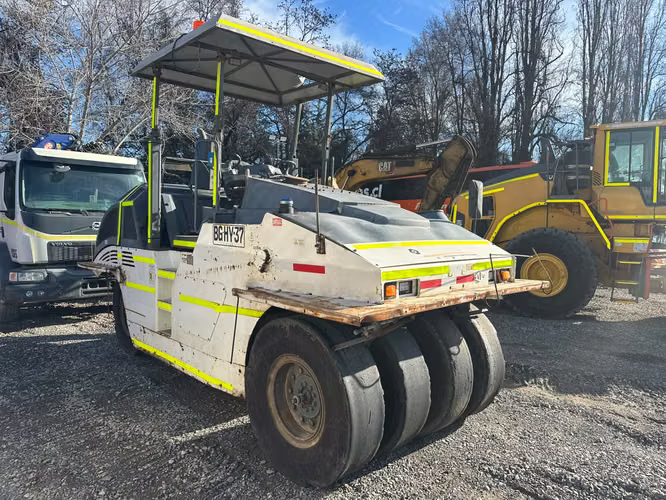 RODILLO NEUMATICO MARCA BOMAG MODELO BW24 AÑO 2008