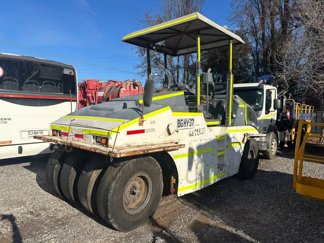RODILLO NEUMATICO MARCA BOMAG MODELO BW24 AÑO 2008