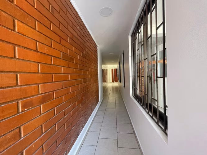 Se Arrienda inmueble con oficinas para empresas