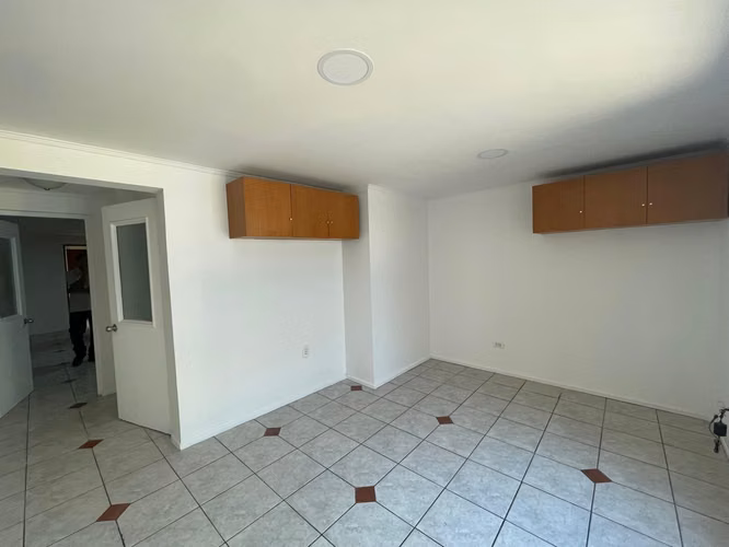Se Arrienda inmueble con oficinas para empresas