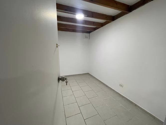 Se Arrienda inmueble con oficinas para empresas