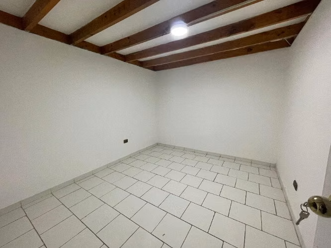 Se Arrienda inmueble con oficinas para empresas