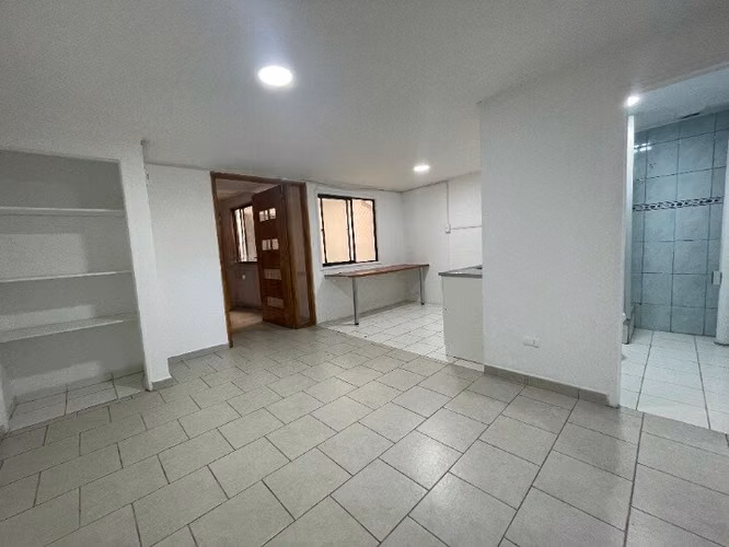 Se Arrienda inmueble con oficinas para empresas