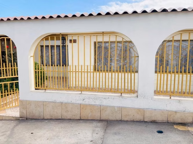 CASA ESQUINA EXCELENTE - Imagen 2