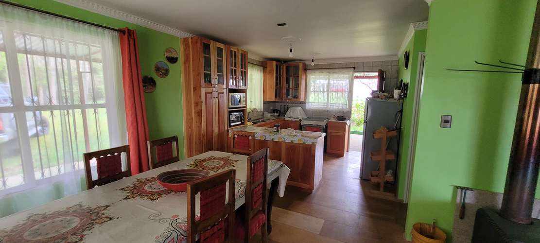 PARCELA 1 ha CON 2 CASAS 200 m2, QUINCHO, SAUNA Y TINAJA – El Liuco, Gorbea