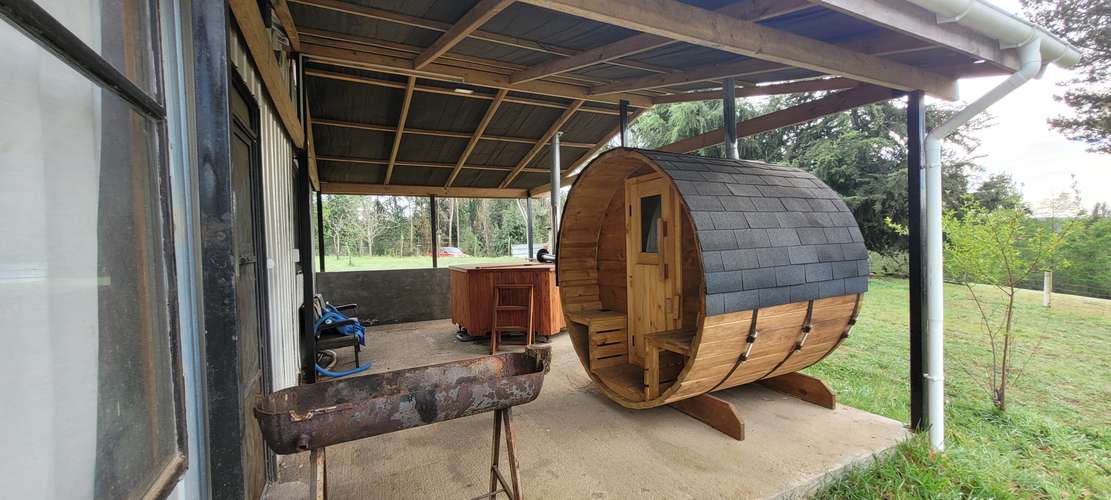 PARCELA 1 ha CON 2 CASAS 200 m2, QUINCHO, SAUNA Y TINAJA – El Liuco, Gorbea