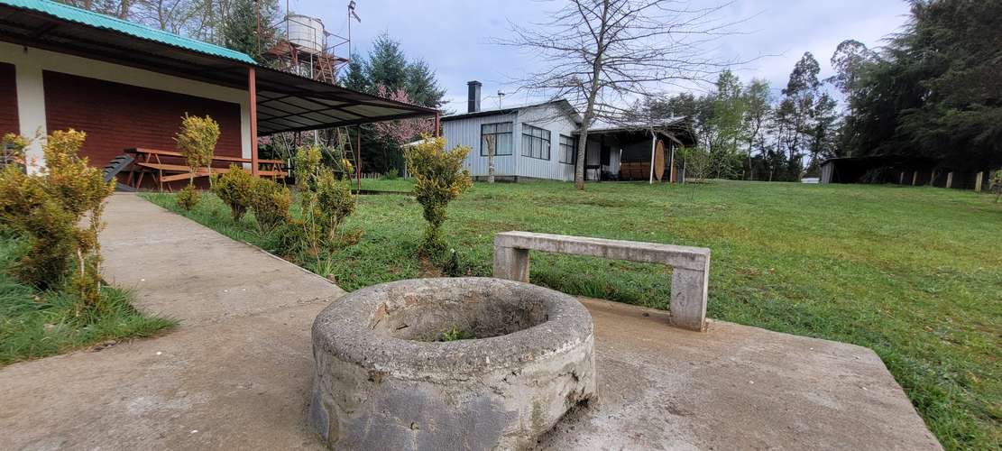 PARCELA 1 ha CON 2 CASAS 200 m2, QUINCHO, SAUNA Y TINAJA – El Liuco, Gorbea