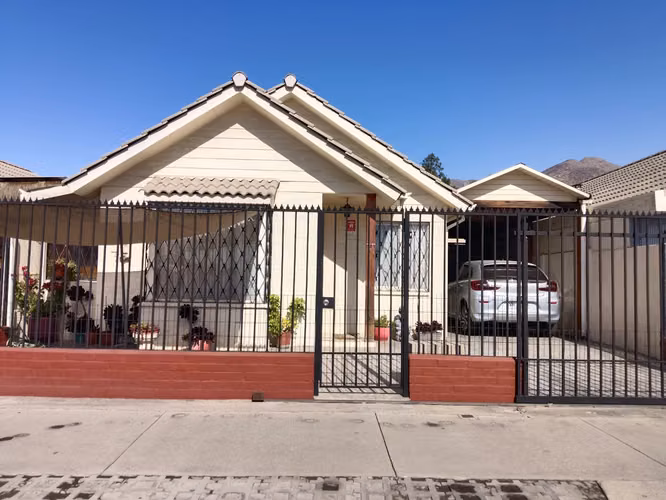 Propiedad a la venta en Calle La Hacienda, Larapinta Lampa