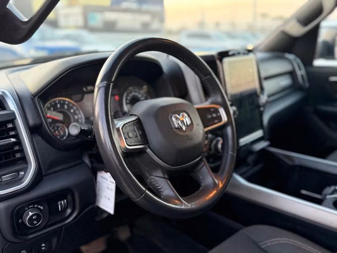 RAM 1500 BIG HORN 4X4