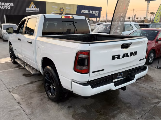 RAM 1500 BIG HORN 4X4