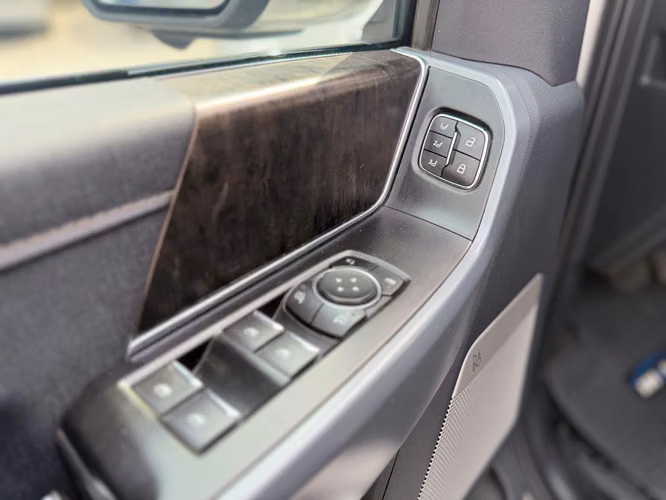 FORD F150 LARIAT 4X4 - Imagen 14