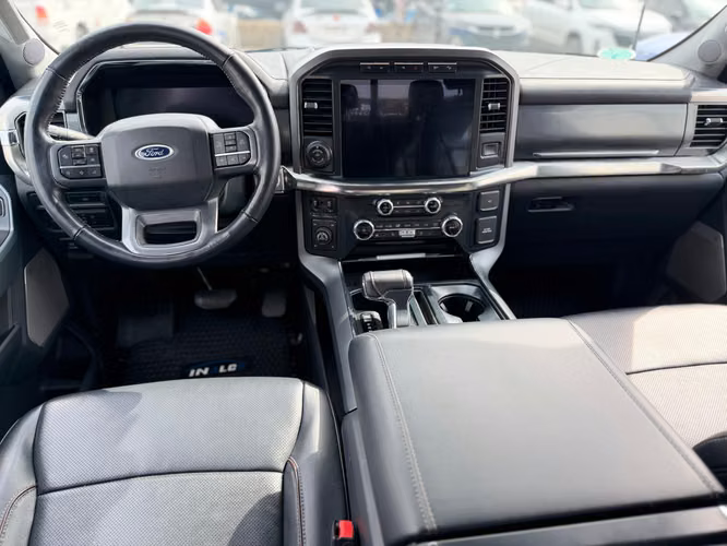 FORD F150 LARIAT 4X4 - Imagen 9