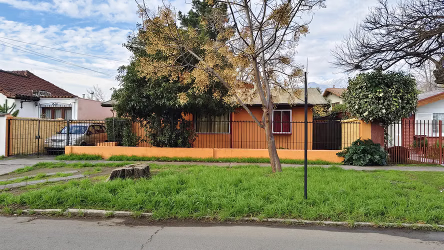 Dos Casas en Una La Reina  Metro Castillo