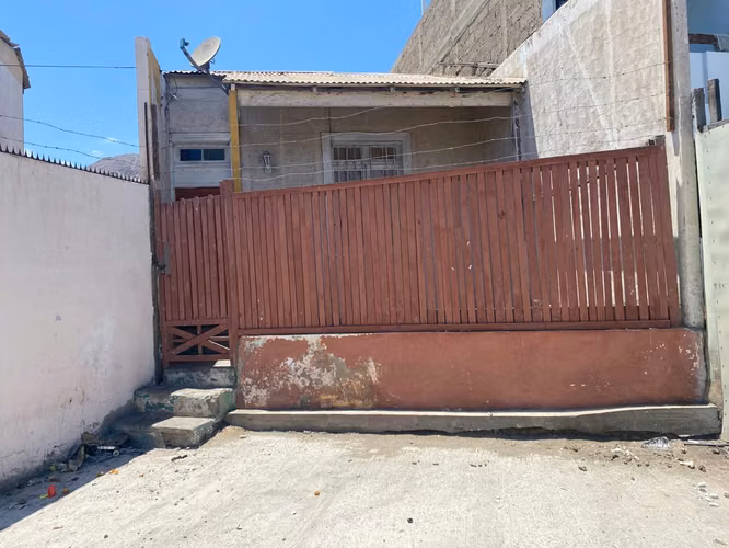 Propiedad en Venta - Terreno 300 m² (10x30) - Hermógenes Alfaro