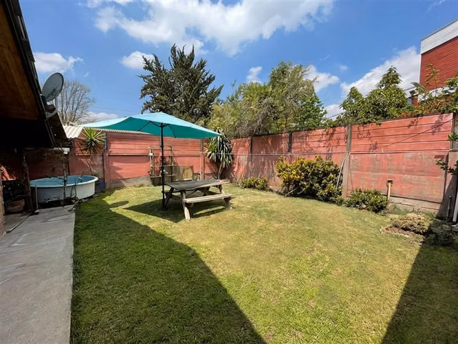 Casa en venta de 3 dorm. en Macul - Imagen 1