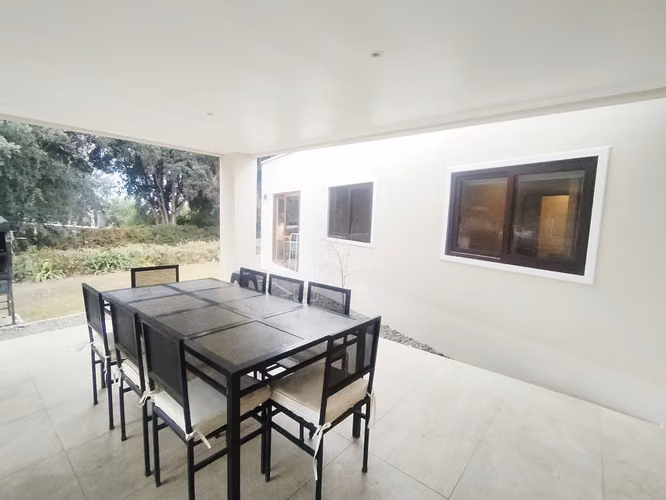 GRAN CASA  MODERNA CON PISCINA , TINAJA Y CANCHA DE FUTBOL - Imagen 15