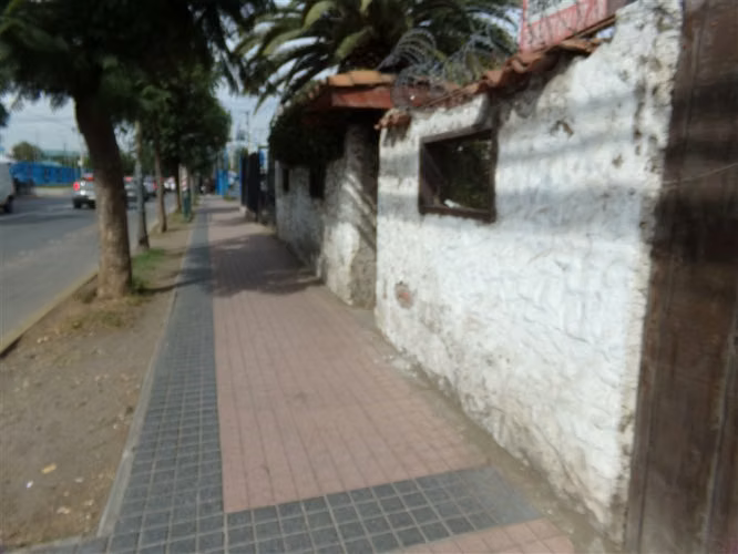 Sitio con casa en venta en centro Talagante