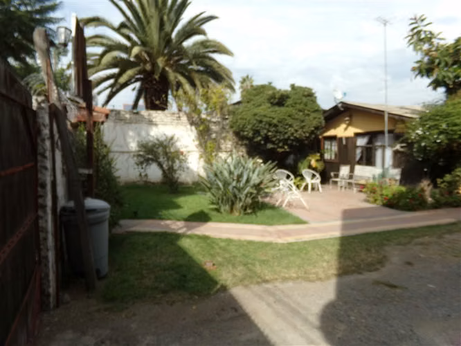 Sitio con casa en venta en centro Talagante