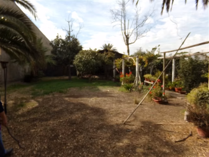 Sitio con casa en venta en centro Talagante