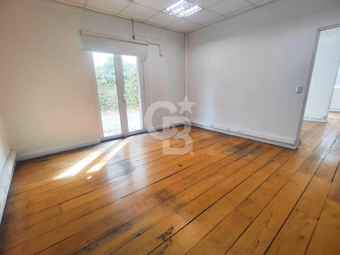Casa Oficina para Clinica Veterinaria o Salud,