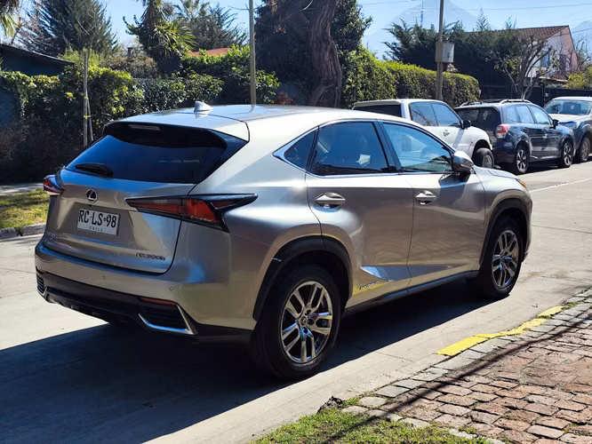 LEXUS NX300 H