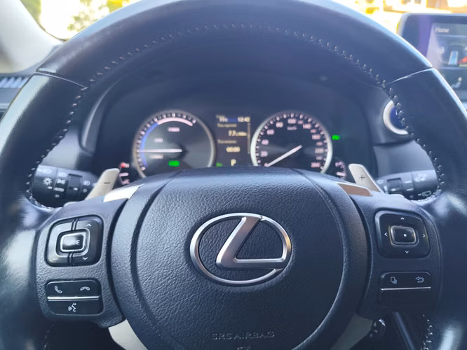 LEXUS NX300 H