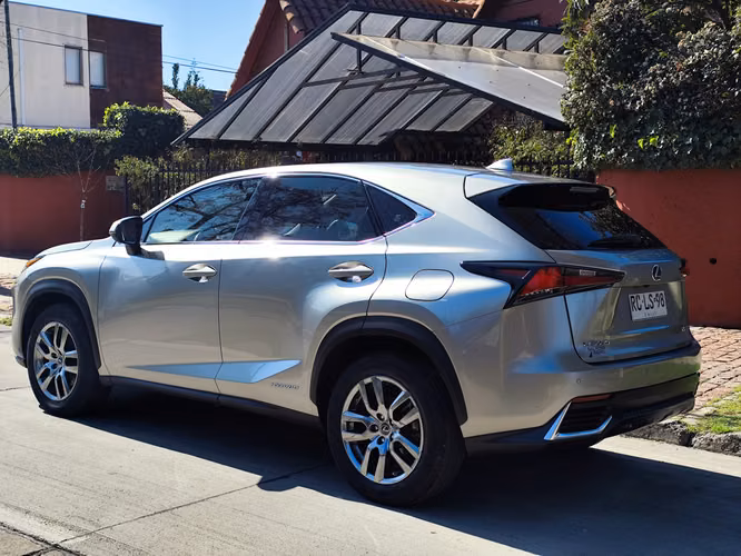 LEXUS NX300 H