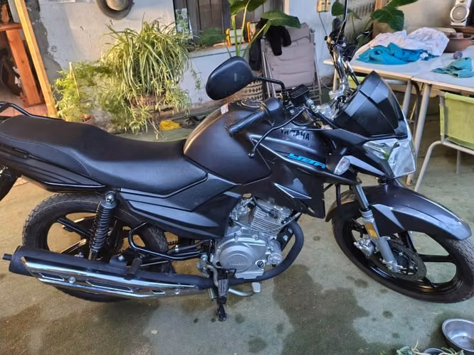Se vende Moto Yamaha YBR 2024