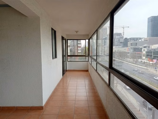 Departamento en arriendo de 2 dorm.Frente Parque Arauco