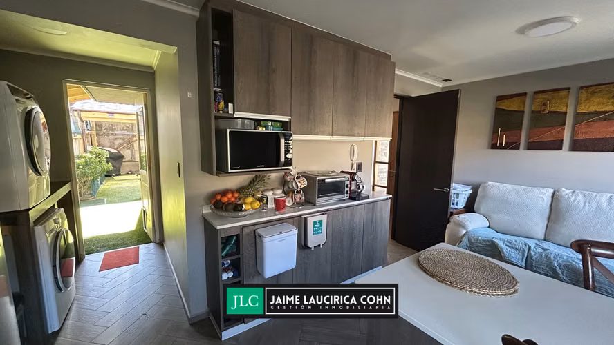 Semi nueva casa en venta en Altos de Chiguayante