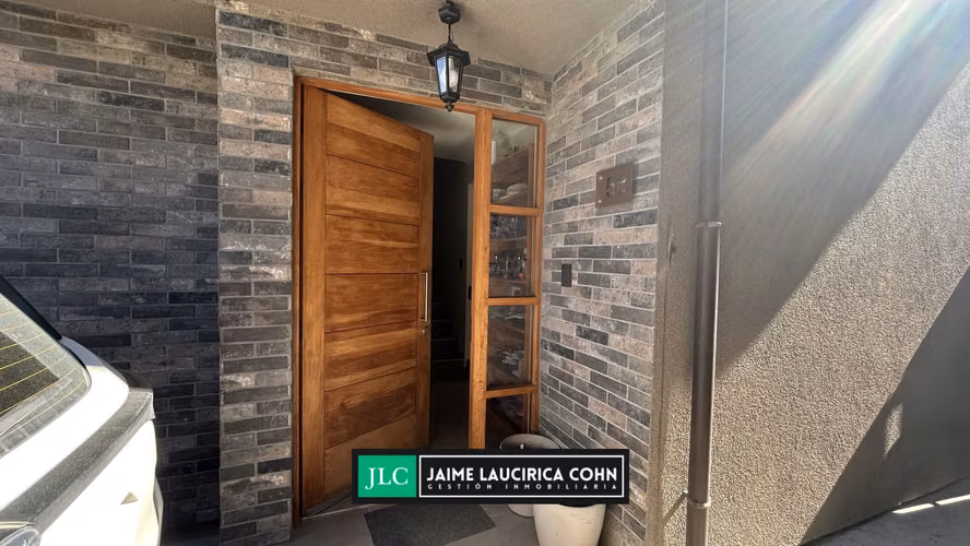 Semi nueva casa en venta en Altos de Chiguayante