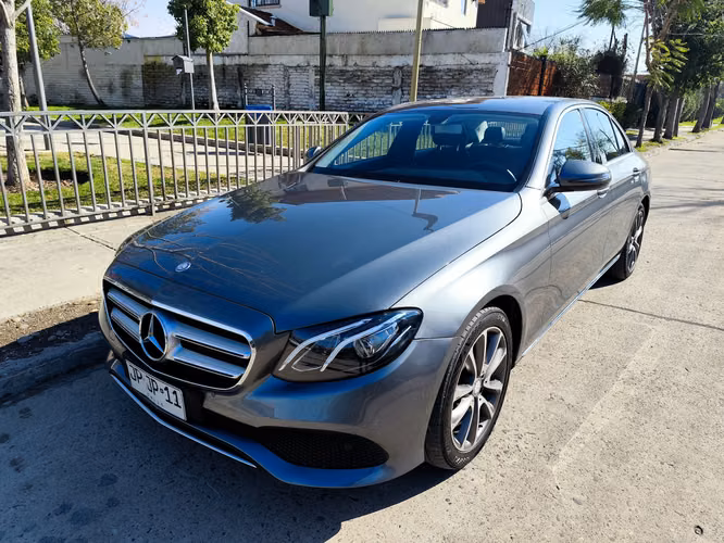 MERCEDES BENZ E200
