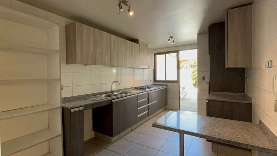 HERMOSA CASA EN ARRIENDO – HUECHURABA