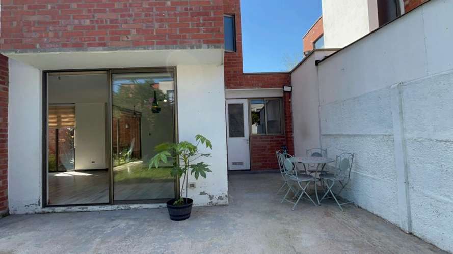 HERMOSA CASA EN ARRIENDO – HUECHURABA