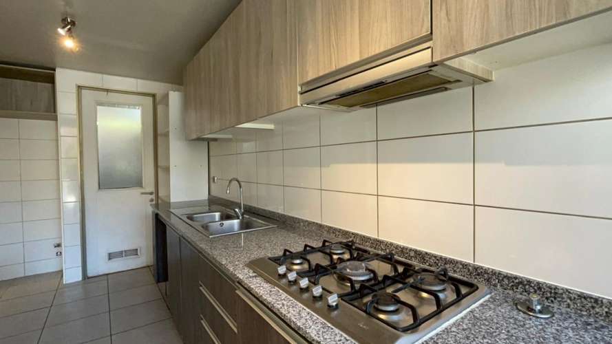 HERMOSA CASA EN ARRIENDO – HUECHURABA