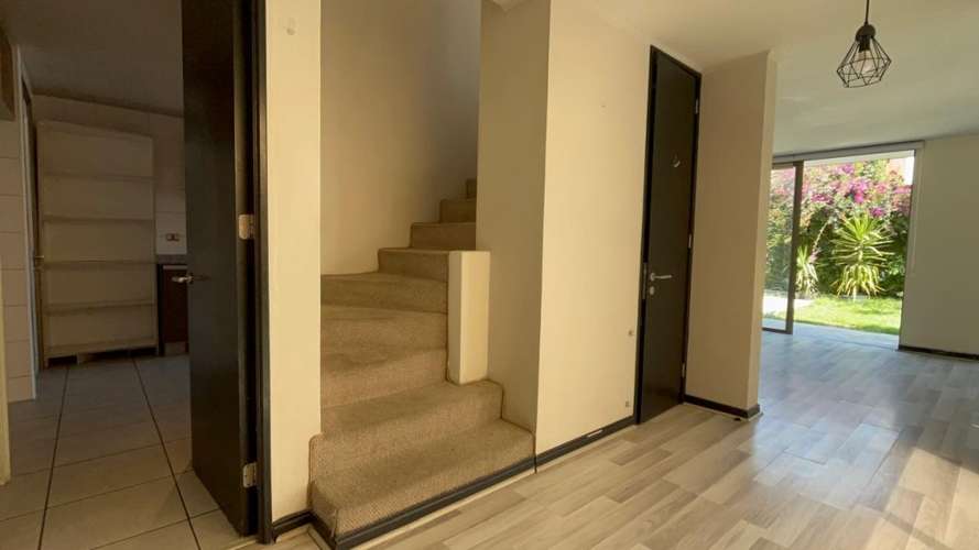 HERMOSA CASA EN ARRIENDO – HUECHURABA