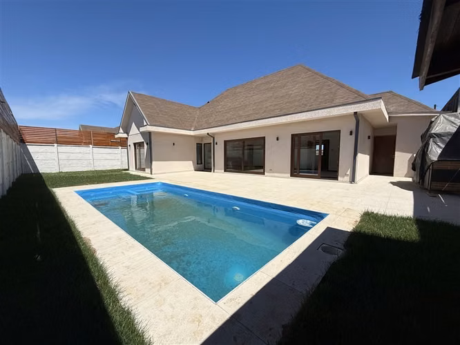 Vendemos Excelente Casa en Condominio, Sector Oriente Talca. - Imagen 18