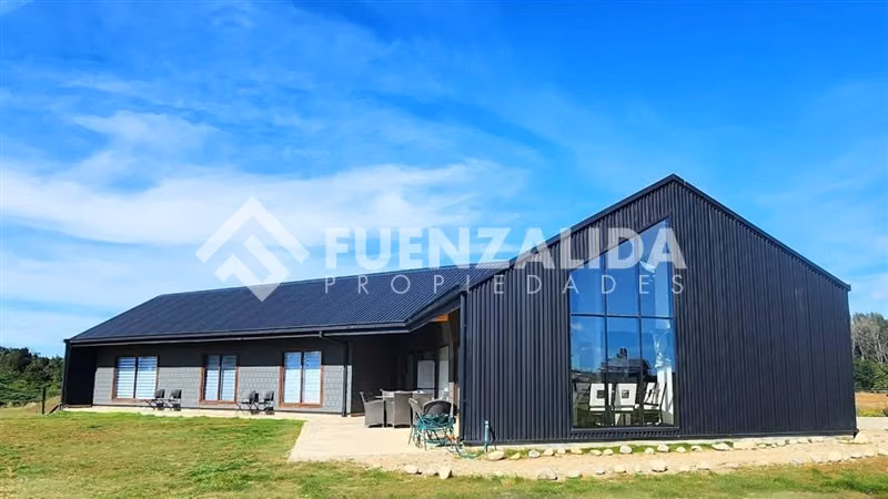 Casa en arriendo de 3D3B en Las Bahías de Puerto Varas