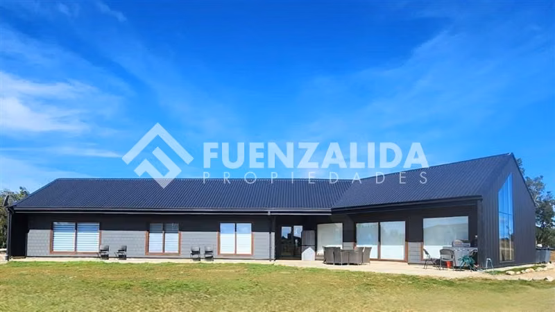 Casa en arriendo de 3D3B en Las Bahías de Puerto Varas