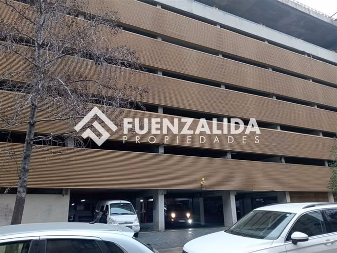 Venta estacionamiento en Santiago 24 horas