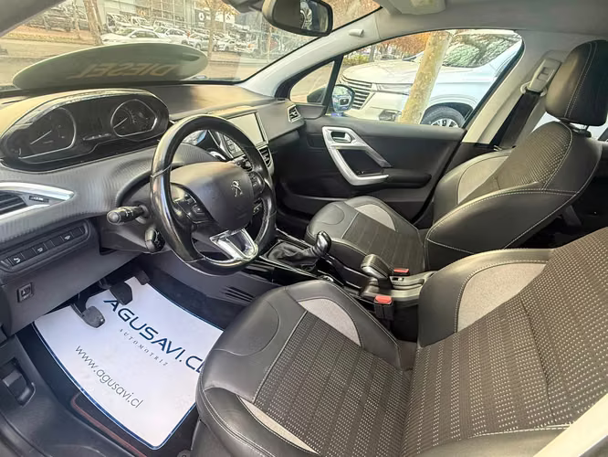 Peugeot 2008 BLUE HDI 100 1.5 (2020)
