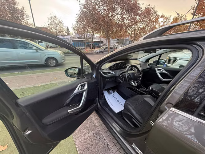 Peugeot 2008 BLUE HDI 100 1.5 (2020)