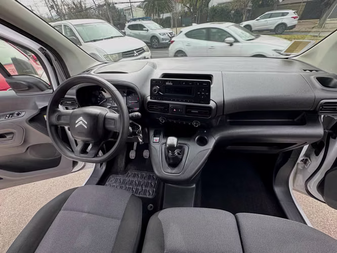 CITROEN BERLINGO DIESEL 1.5 MEC 6 VEL SOLO 43.000 KM FRANCESA FULL AIRE ABS VER EN LAS CONDES 2024 - Imagen 15