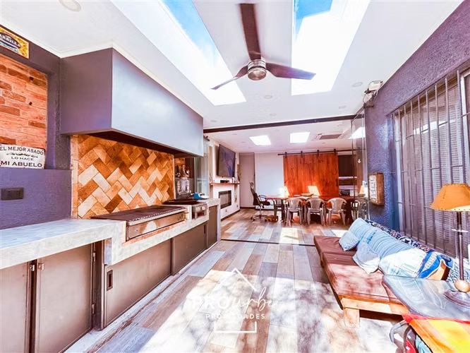 Casa en venta de 7 dorm. en Las Condes - Imagen 2