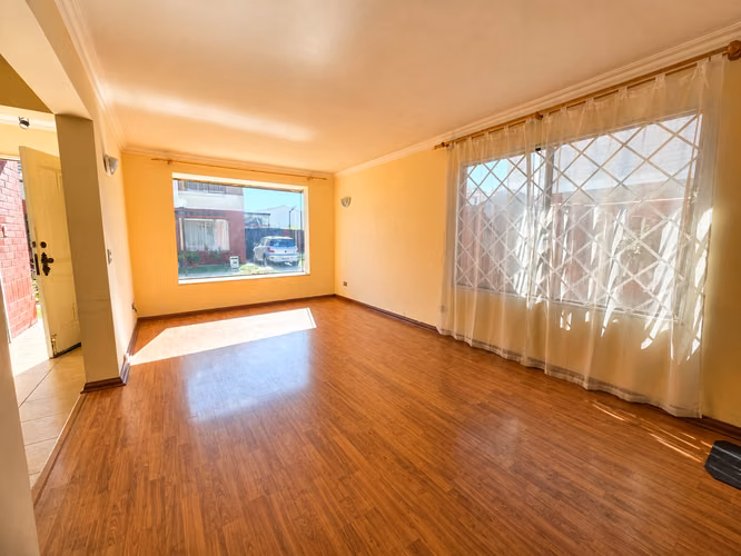 Se vende hermosa casa en Condominio en Centro Sur de Quilpué.