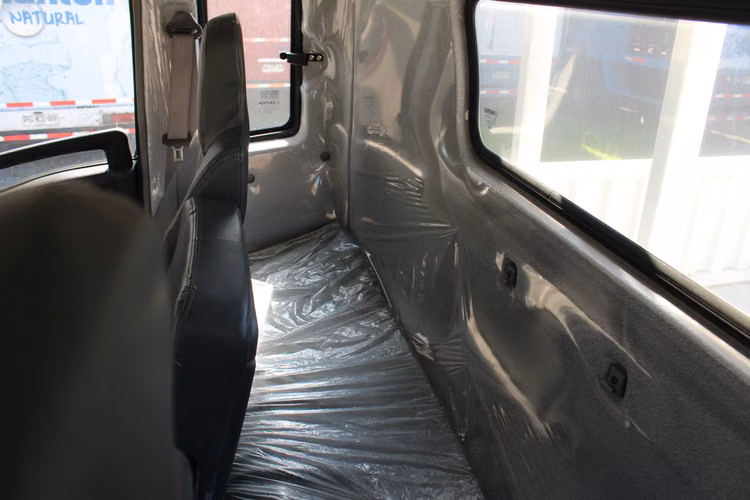 Sinotruk Homan 1217C año 2023 1100 KMS PLANO CON BARANDAS PARA 8500 KGS - Imagen 15